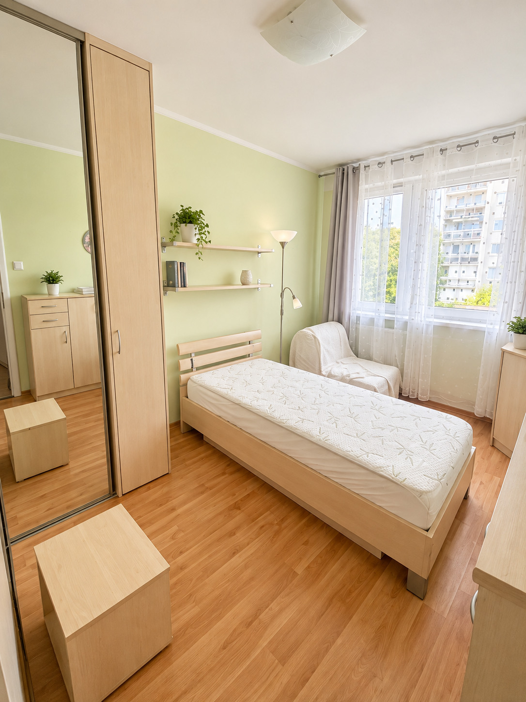 RENÁJOM | ZARIADENÝ 3-IZBOVÝ BYT | 10. poschodie | Zasklená loggia | Klimatizácia na Bratislavských Kramároch